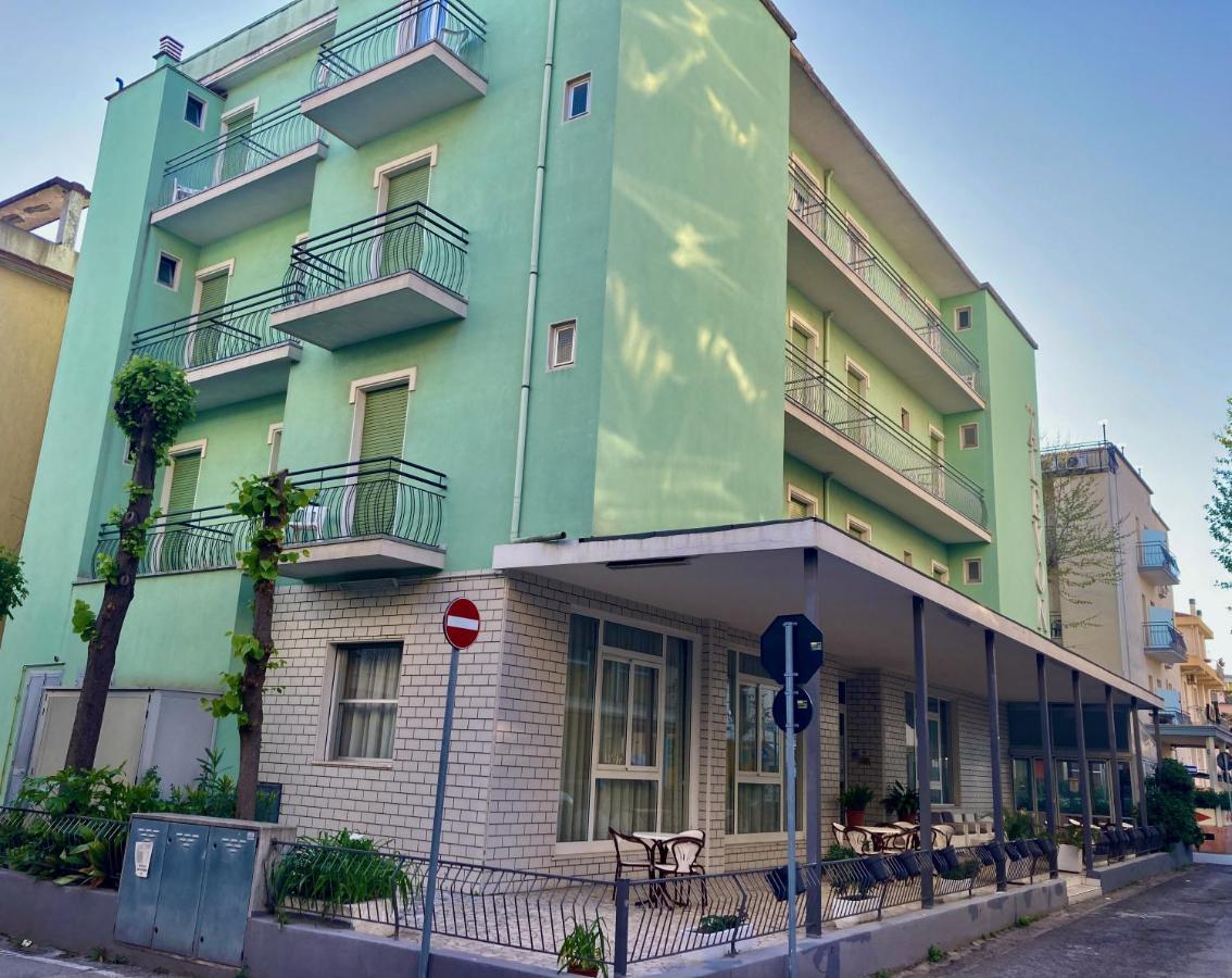 Alevon Hotel 里米尼 外观 照片