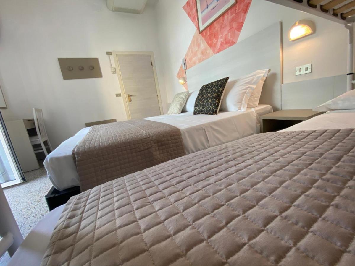 Alevon Hotel 里米尼 外观 照片