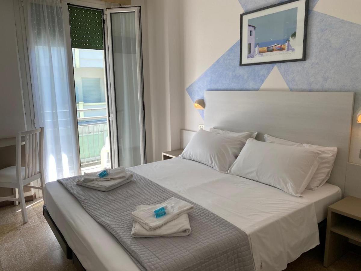 Alevon Hotel 里米尼 外观 照片