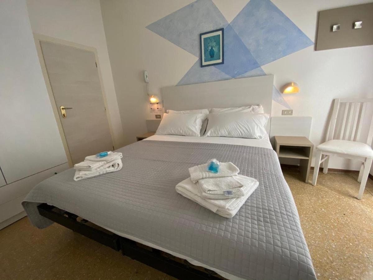 Alevon Hotel 里米尼 外观 照片