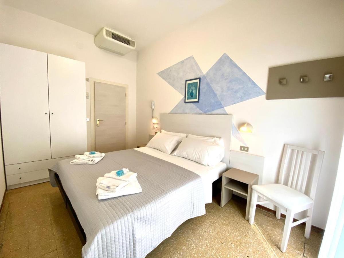 Alevon Hotel 里米尼 外观 照片