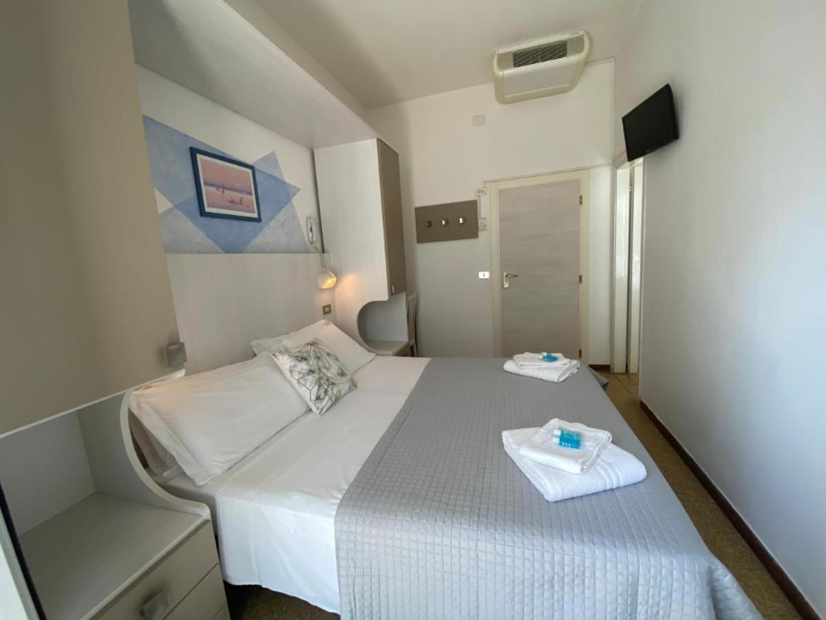 Alevon Hotel 里米尼 外观 照片