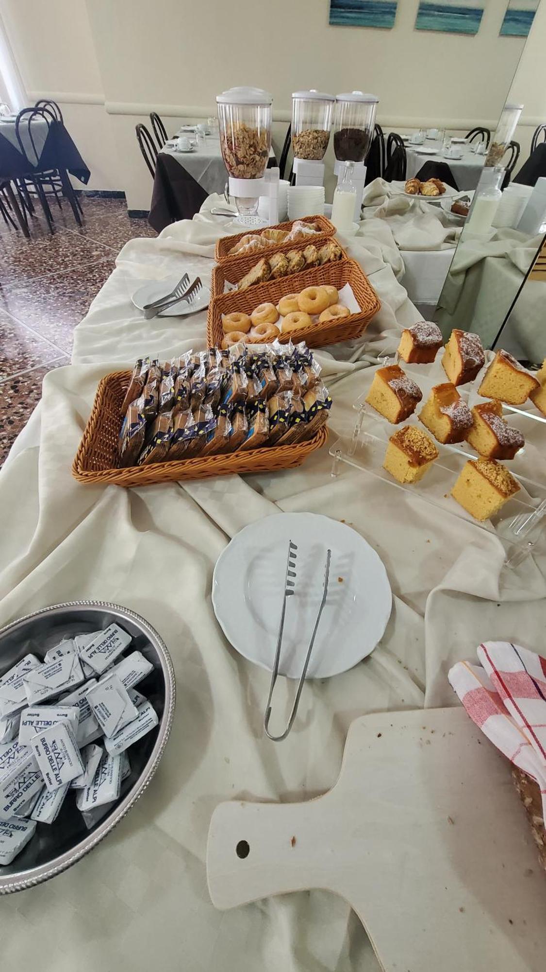 Alevon Hotel 里米尼 外观 照片