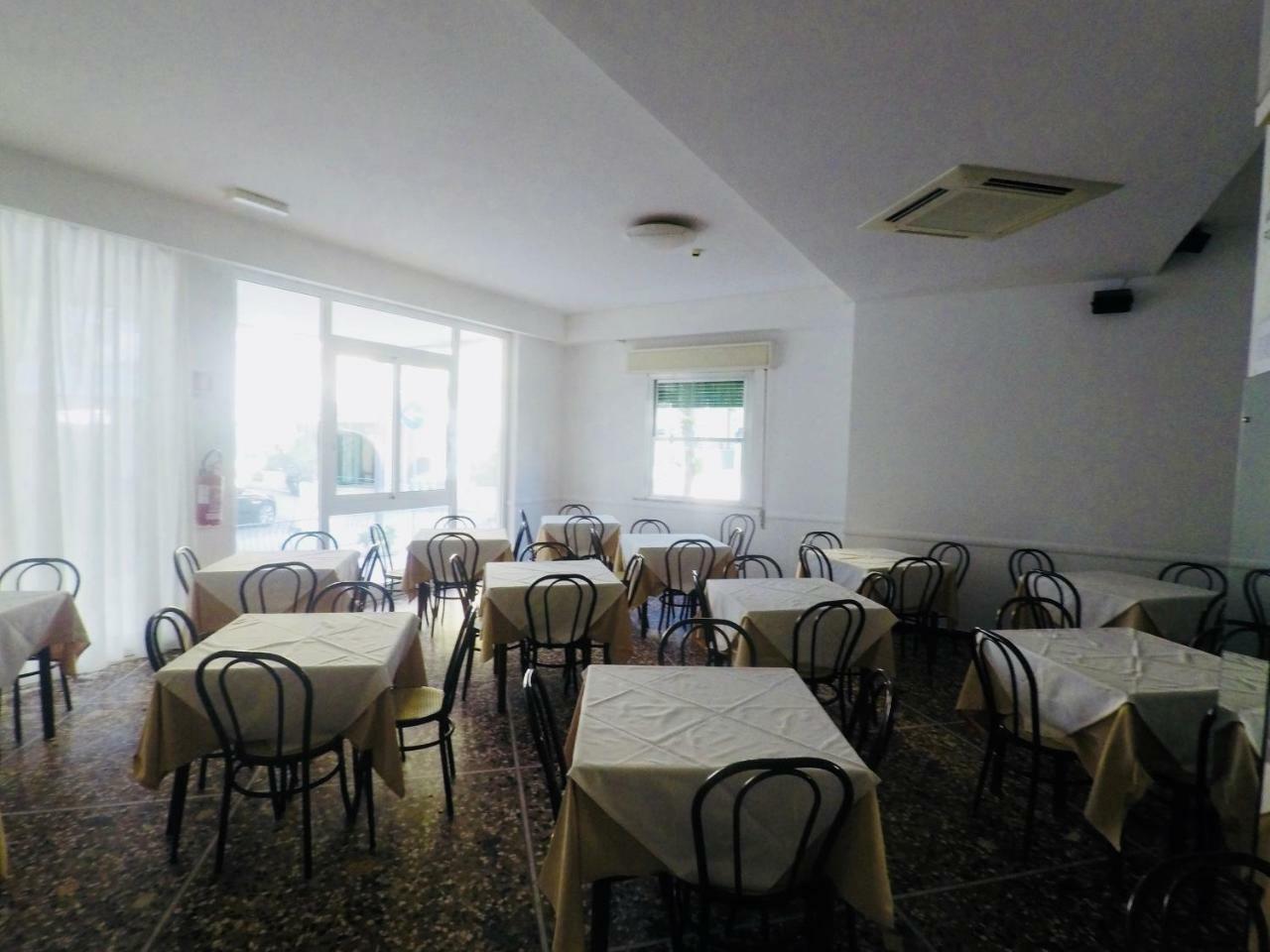 Alevon Hotel 里米尼 外观 照片