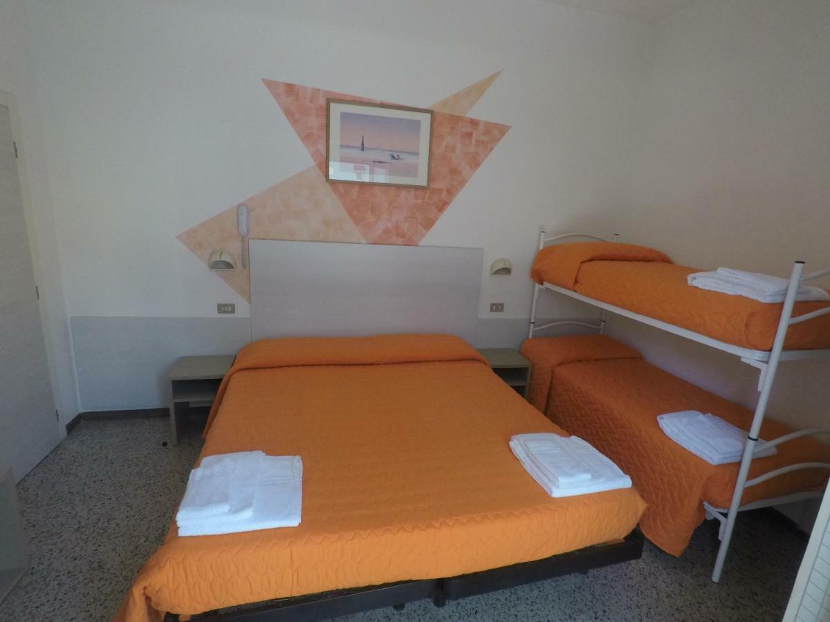 Alevon Hotel 里米尼 外观 照片