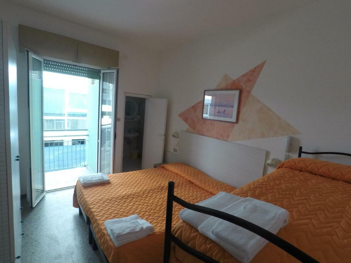 Alevon Hotel 里米尼 外观 照片