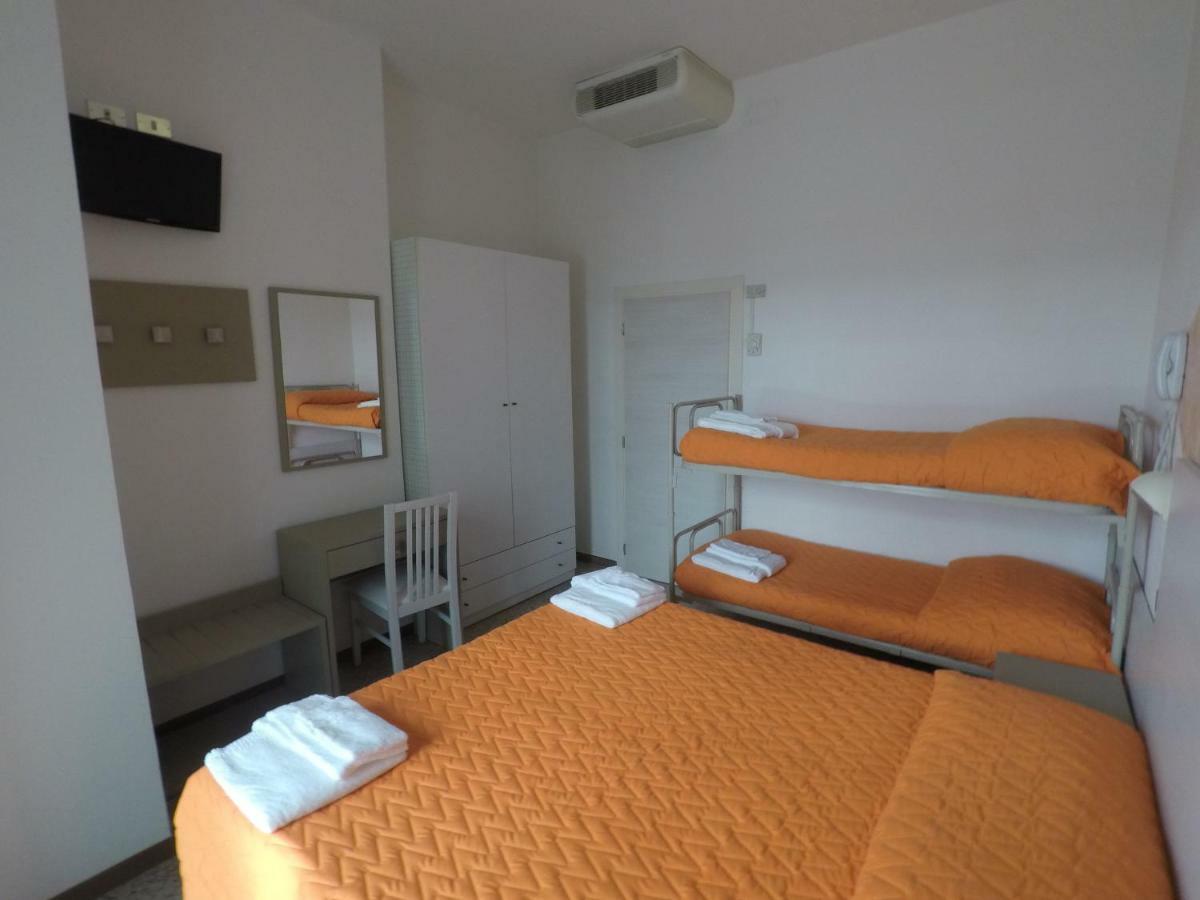 Alevon Hotel 里米尼 外观 照片
